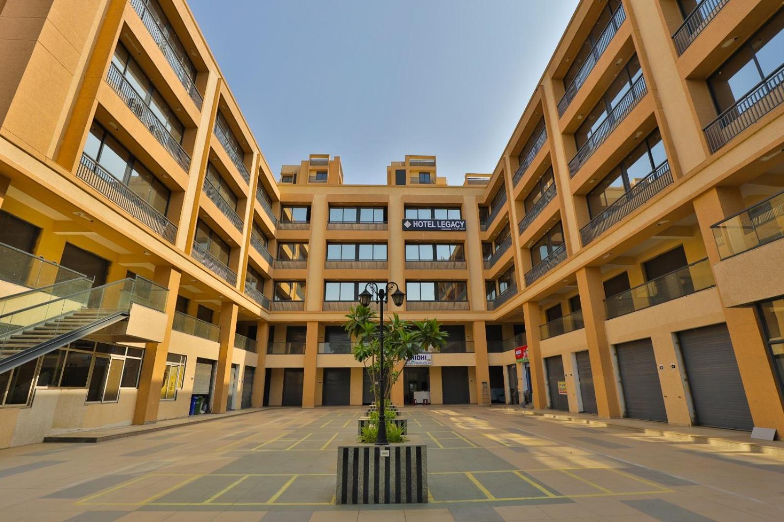 Hotel Legacy Ahmedabad Exterior photo
